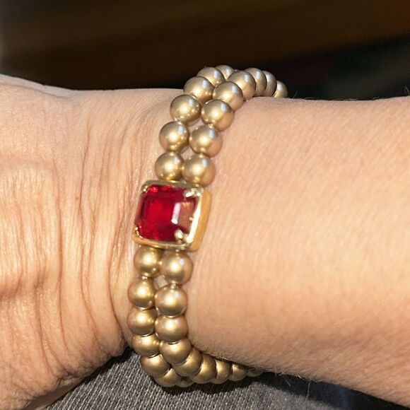 Gold faux pearl double strand bracelet with red ruby square stone - Picture 2 of 4